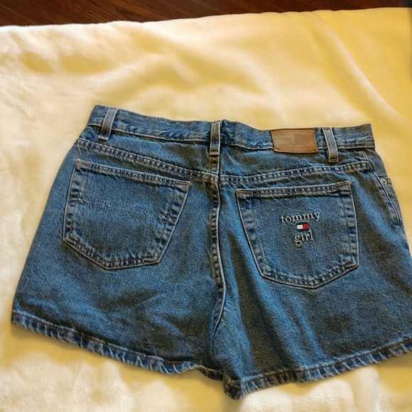 Tommy Girl Vtg. jean shorts Size 8 Jr. - Picture 3 of 6